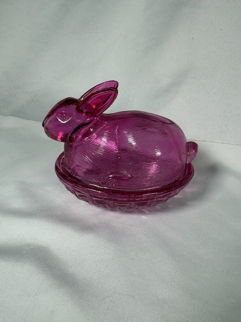Vtg LE Smith Pink Glass Bunny Rabbit on Nest 4” Covered Candy Dish